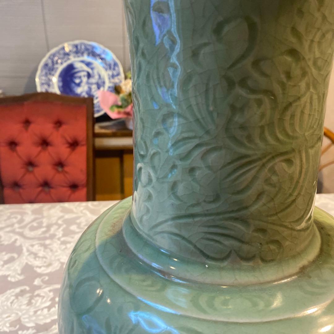 専用　中国古玩　陰刻草花文青磁花瓶