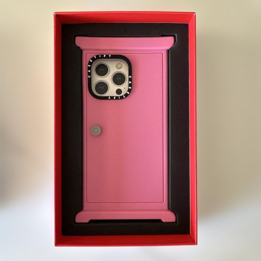 CASETiFY どこでもドア　iPhone15Pro Maxケース