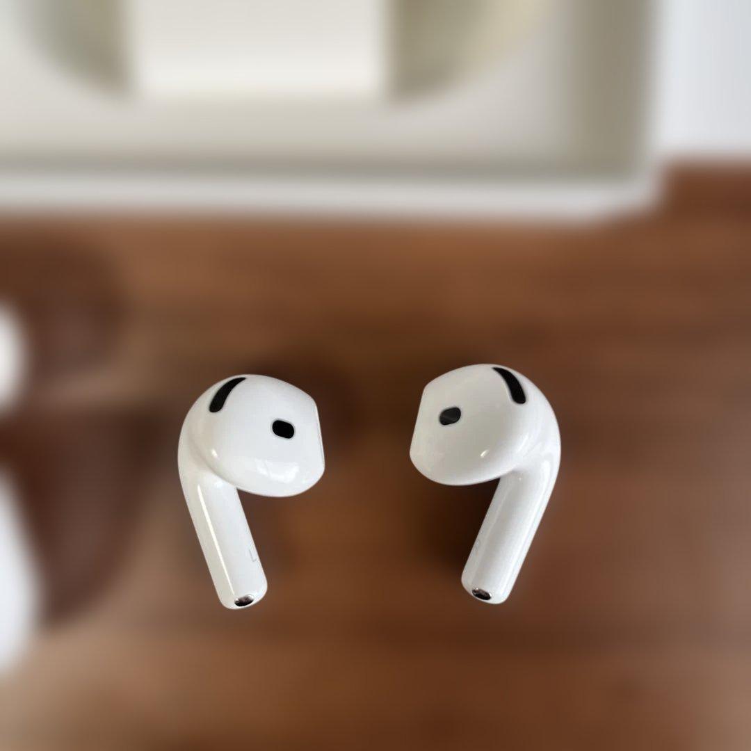 【美品】アクティブノイズキャンセリング搭載　AirPods4 本体
