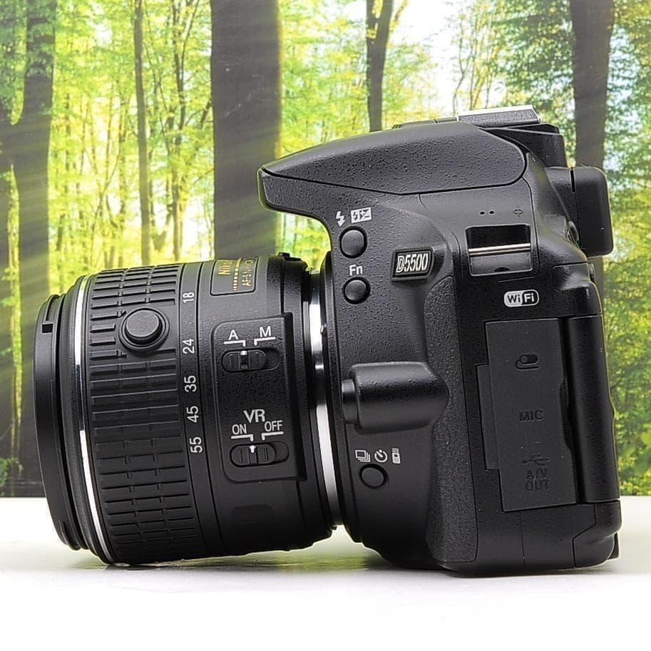 スマホ転送機能付☆ニコン D5500☆液晶タッチで簡単操作♪高画質一眼レフ