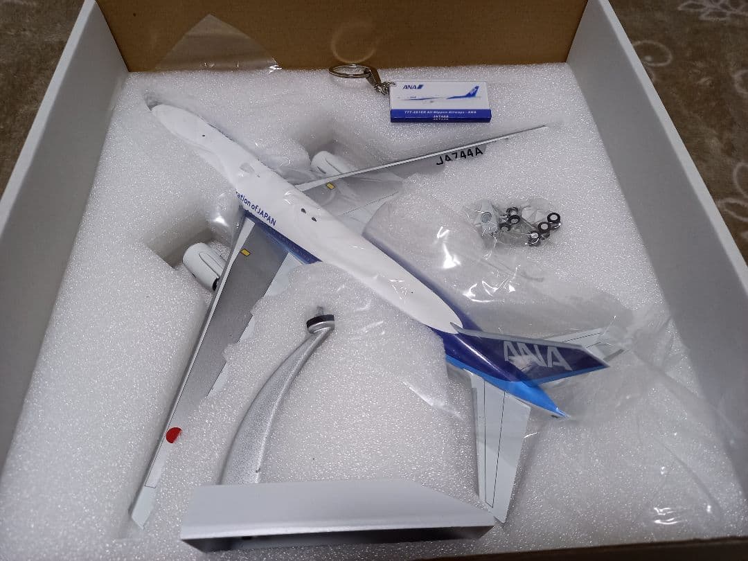 難あり　FOX 1/200 ANABoeing777-200 JA744A