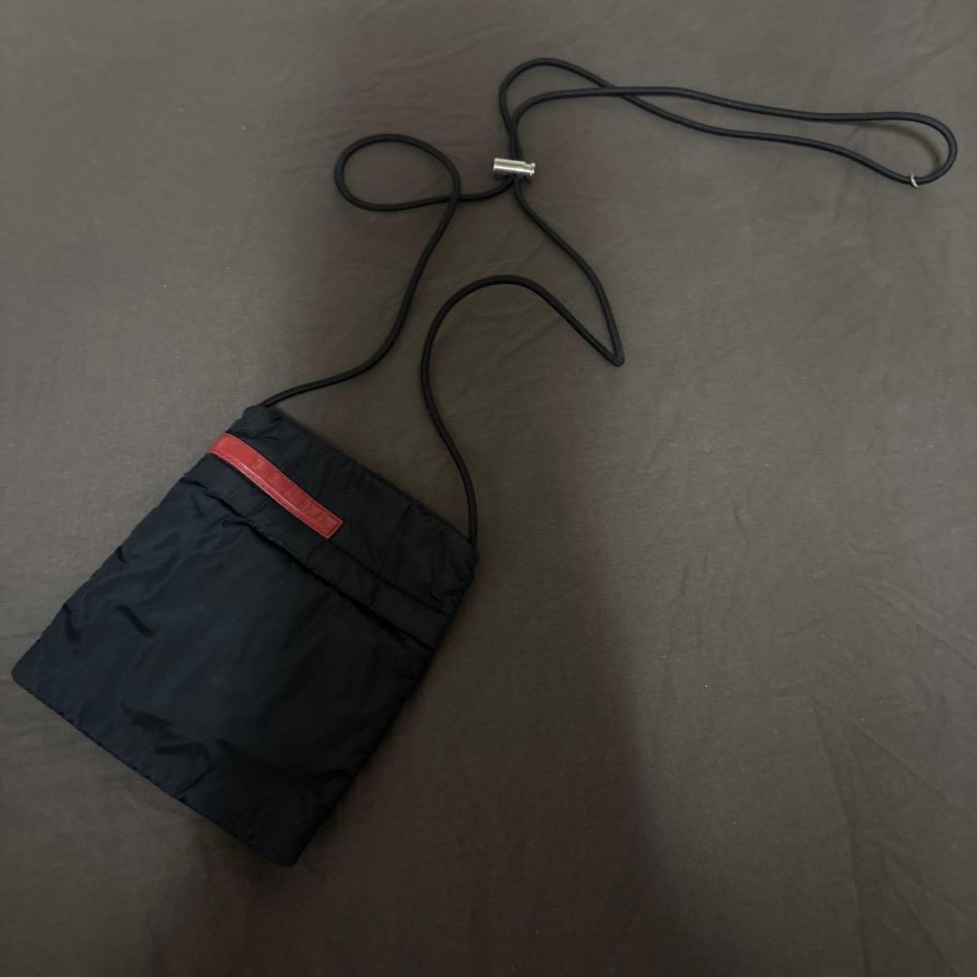 プラダ サコッシュ