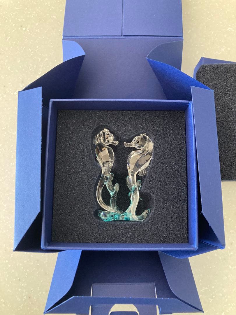 未使用品☆スワロフスキー社製　クリスタルガラスの置物　タツノオトシゴ