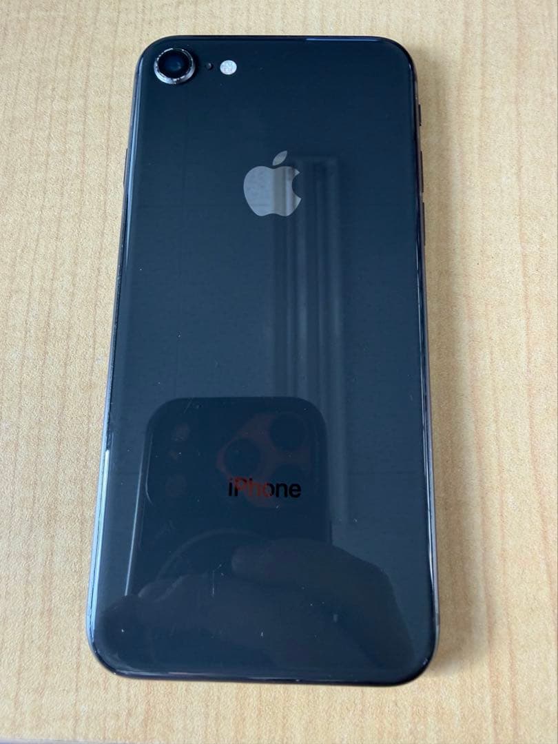 iPhone8 256GB 本体 バッテリー79% SIMロック無　画面割れ無