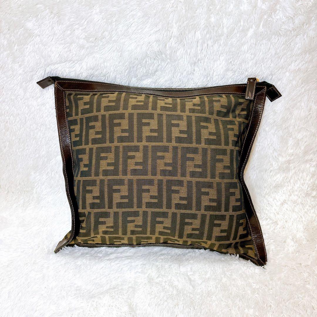 FENDI✨セカンドバッグ　ポーチ　ズッカ　ブラウン　茶　レザー