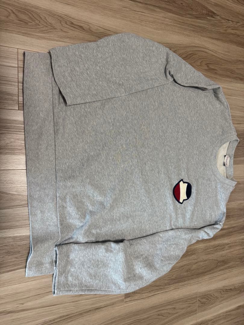 モンクレール　グレー クルーネック トレーナー