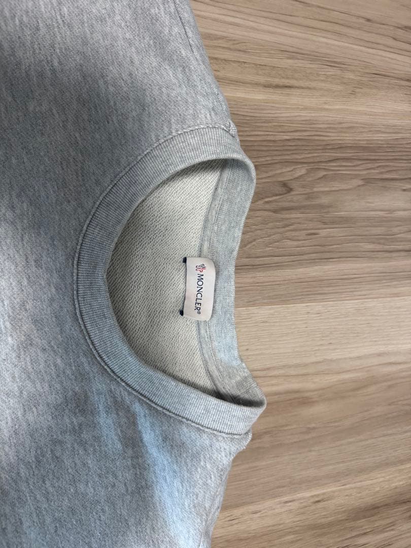 モンクレール　グレー クルーネック トレーナー