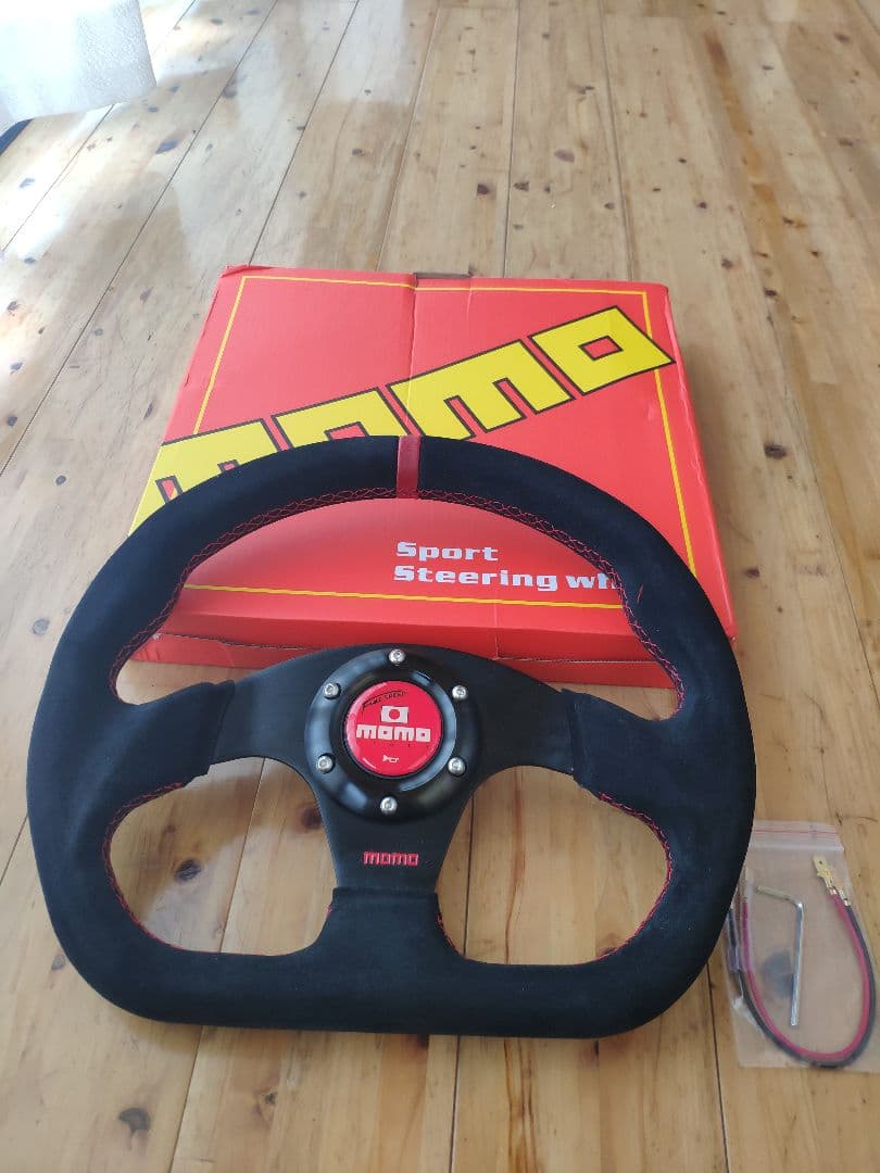 新品・未使用・現品限り・Dタイプ スエード革ステアリング レーシング