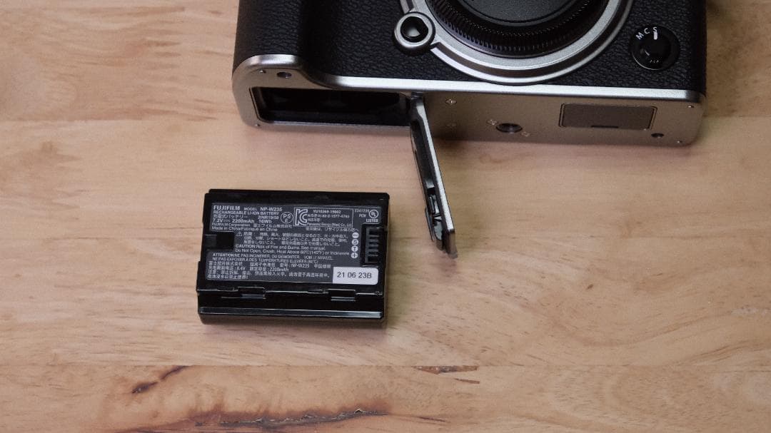 【修理点検済】FUJIFILM (フジフイルム) X-T4 ボディ　シルバー