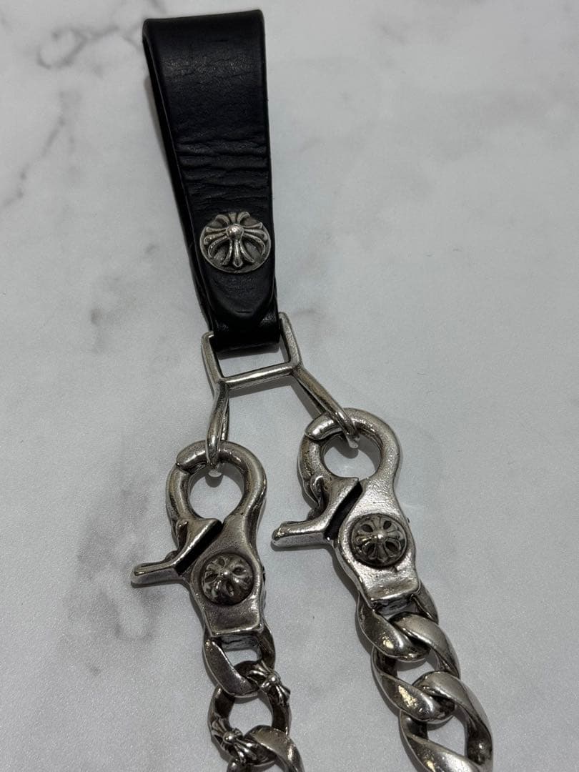 クロムハーツクロスボタンレザーベルトループ