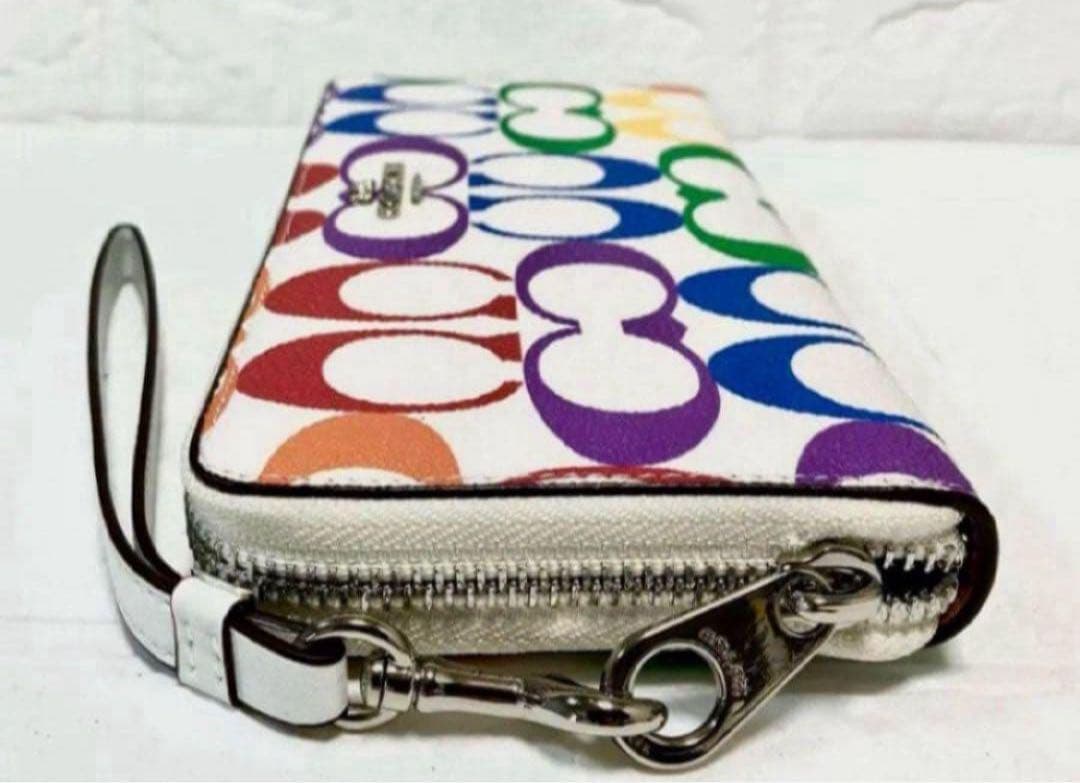 COACH長財布レインボーマルチカラーシグネチャーホワイト白ストラップ付.新品