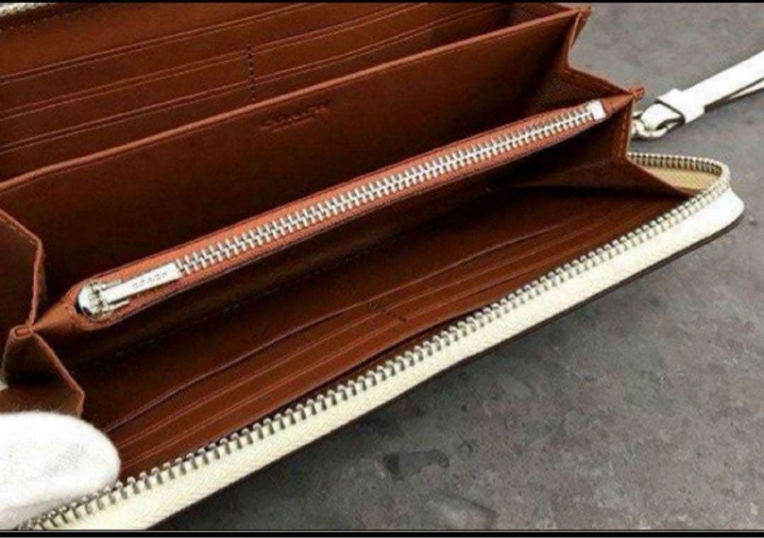 COACH長財布レインボーマルチカラーシグネチャーホワイト白ストラップ付.新品