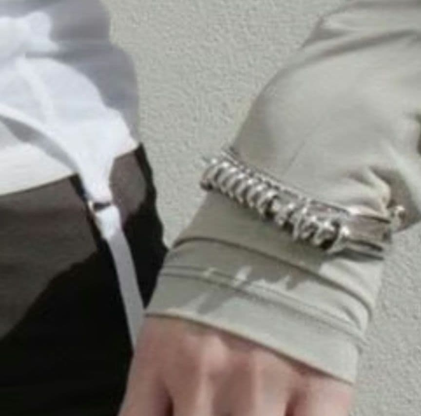 soierie コイルバングル