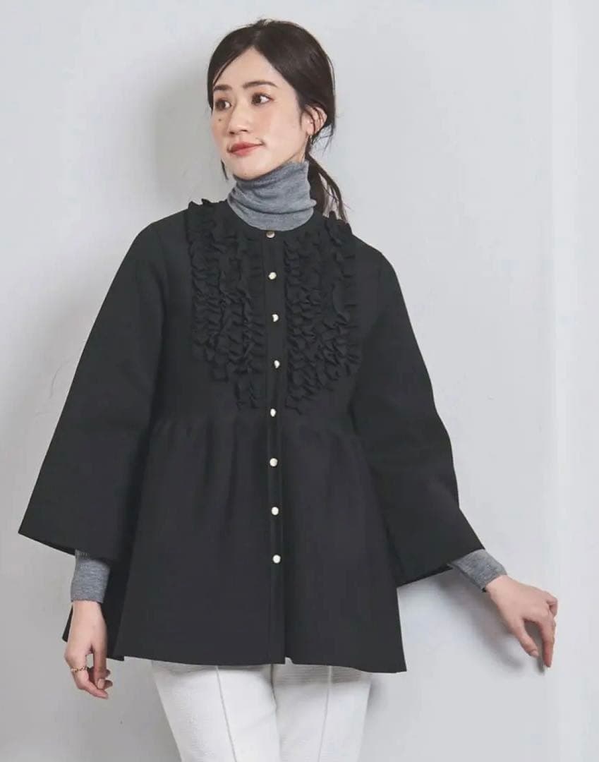 ユナイテッドアローズのミニフリルカーディガン