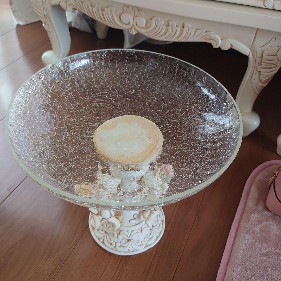 ロココ調アンティーク天使の彫刻付きガラス置物