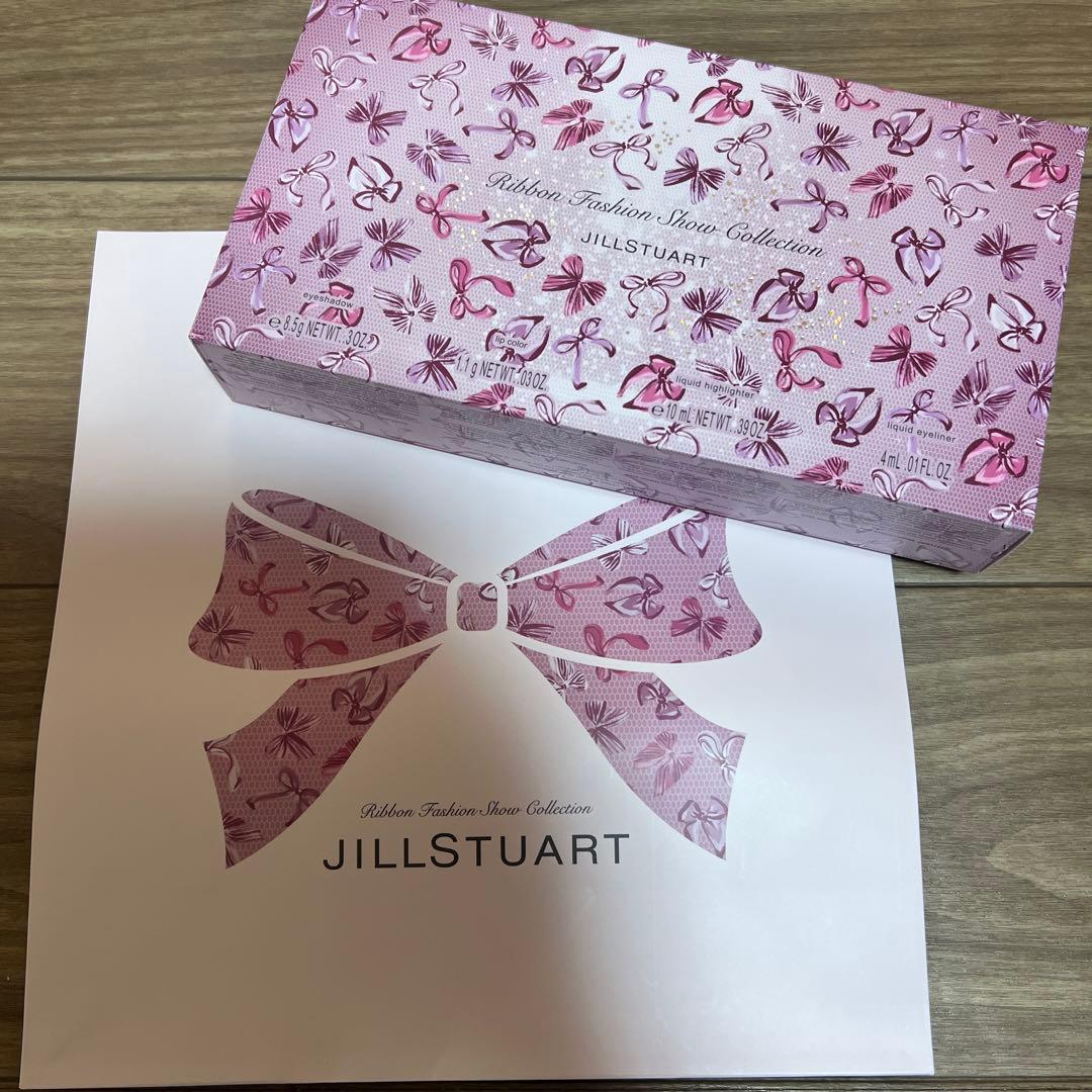 新品未開封　ジルスチュアート　クリスマスコフレ　2025年　限定ショッパー付き