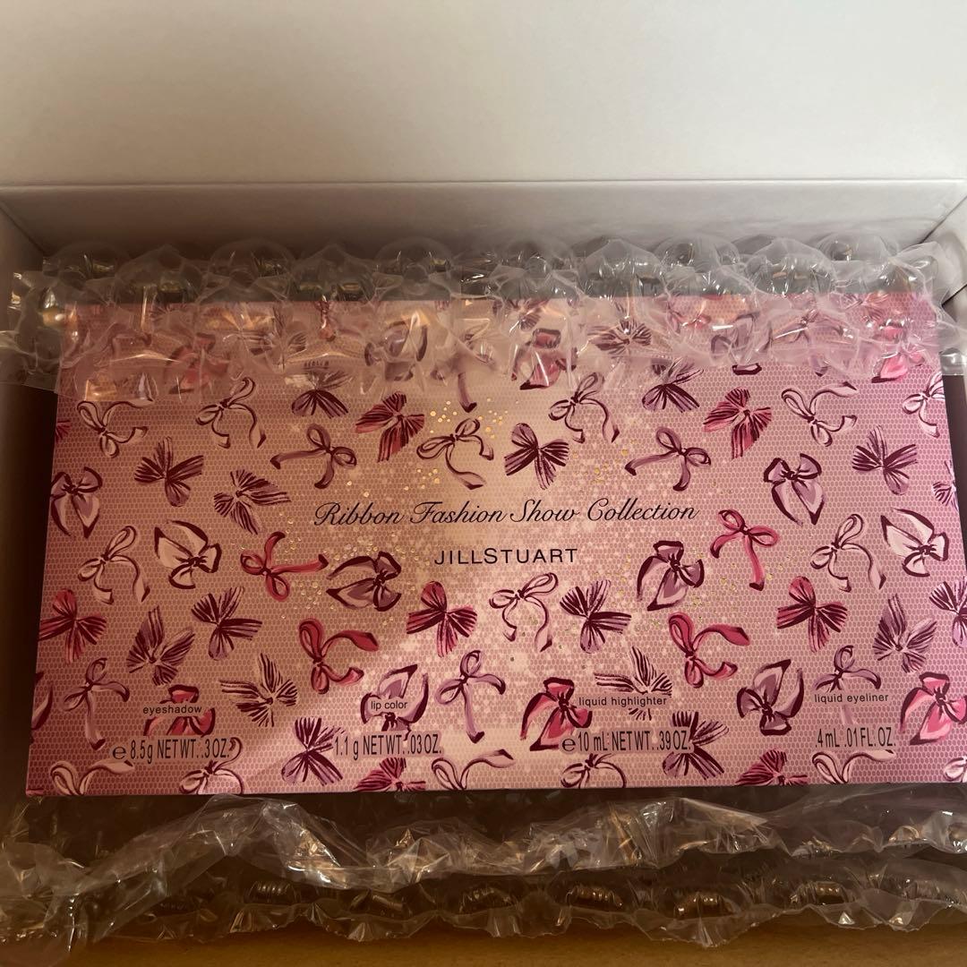 新品未開封　ジルスチュアート　クリスマスコフレ　2025年　限定ショッパー付き