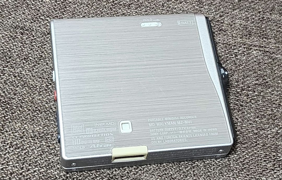 ポータブルプレーヤー SONY Hi-MD WALKMAN MZ-NH1