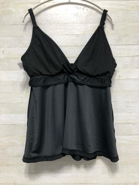 新品☆4L♪黒ラッシュガード・レギンス付♪水着5点セット♪UVカット☆☆D974