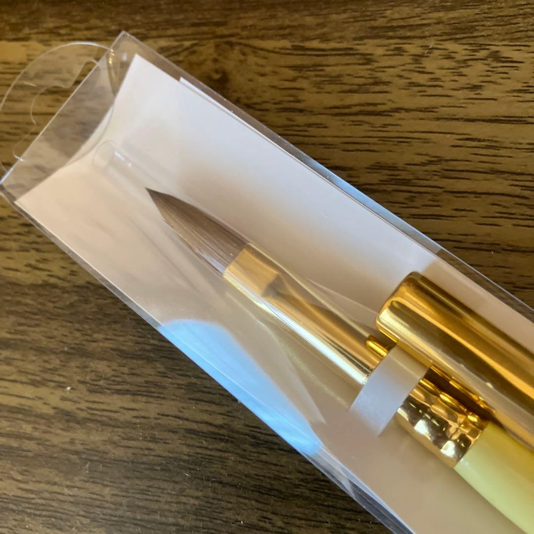 フルーリア　スカルプチュアブラシ　イエロー