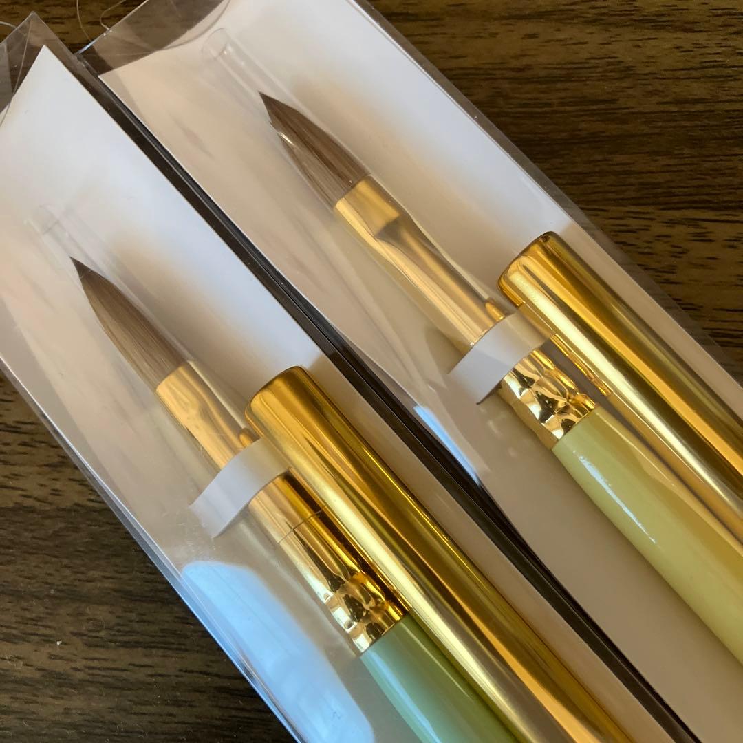 フルーリア　スカルプチュアブラシ　イエロー