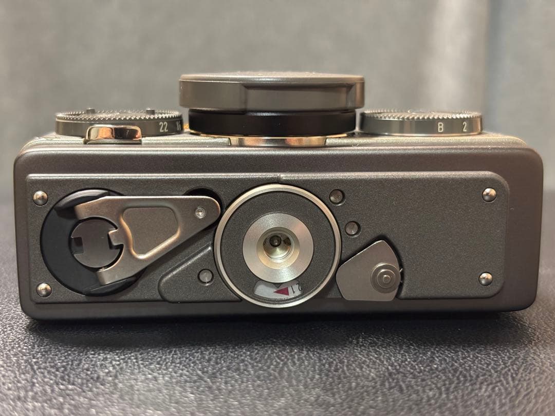 【美品】Rollei 35 Classic チタンフィルムカメラ　箱付き
