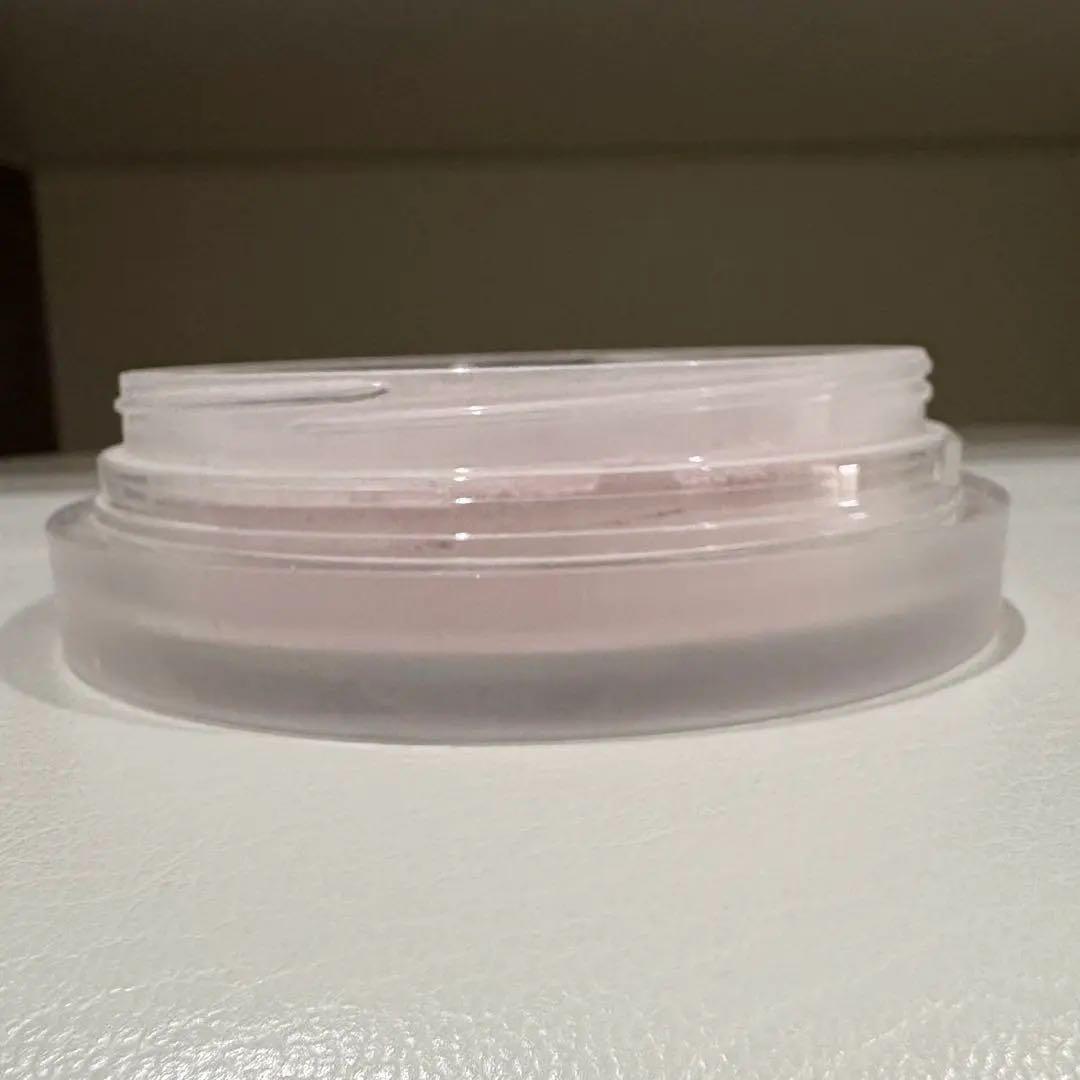 ハチワレ様　DECORTE AQミリオリティフェイスパウダーn パフ付き