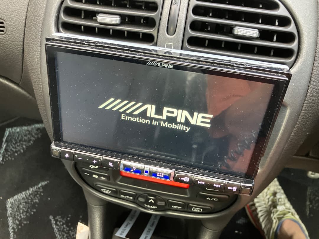 ALPINE アルパイン DA7Z ディスプレイオーディオ