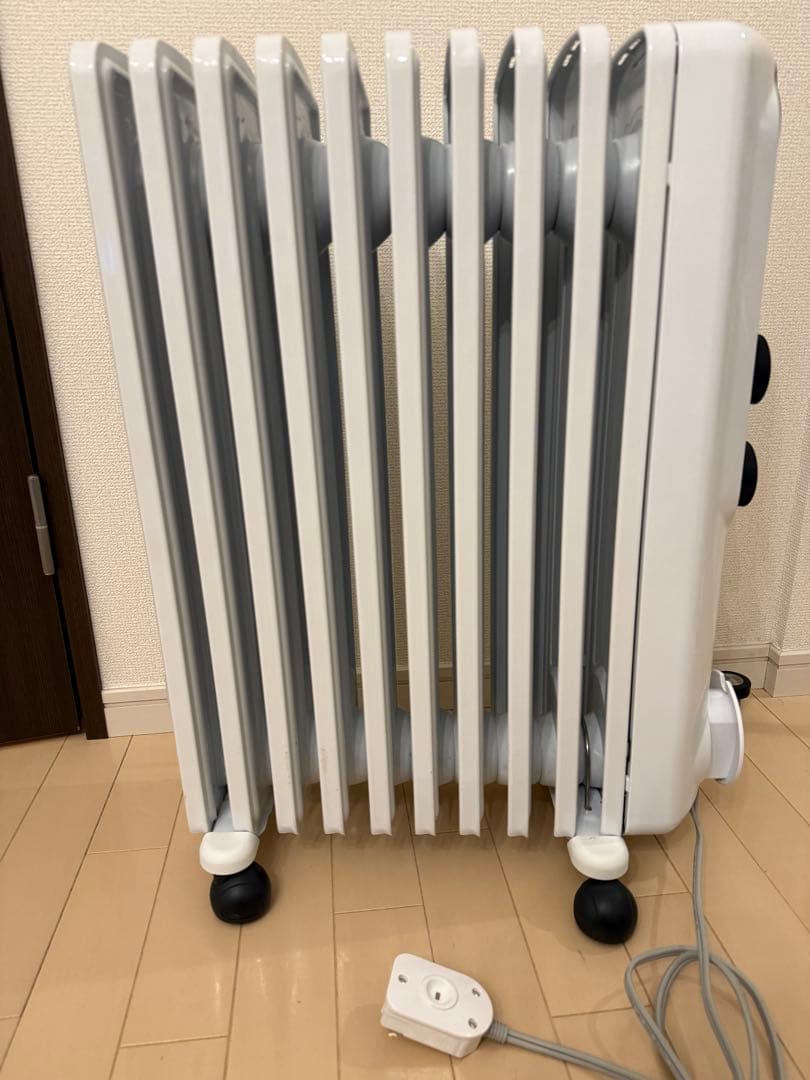 【美品】デロンギオイルヒーター RHJ35M1015-BK 13畳まで