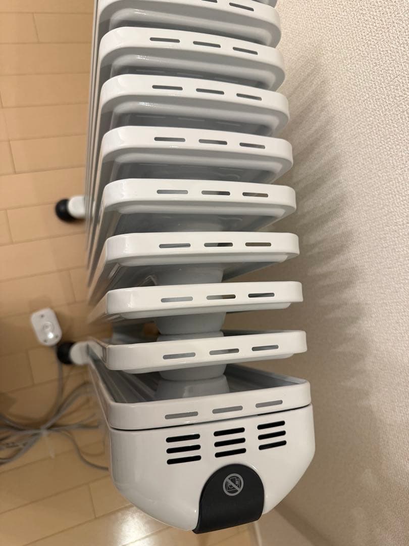 【美品】デロンギオイルヒーター RHJ35M1015-BK 13畳まで