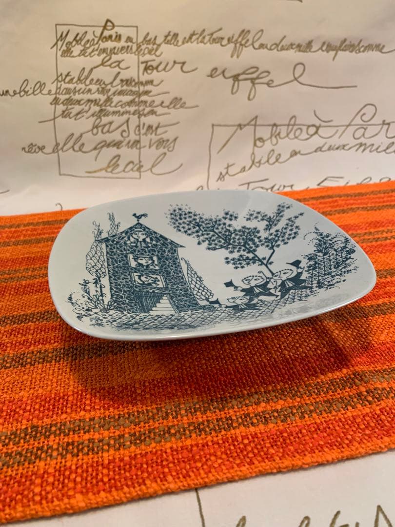 ビヨンヴィンブラッド　激レアのビンテージニモール窯の可愛い絵柄グリーンのお皿！