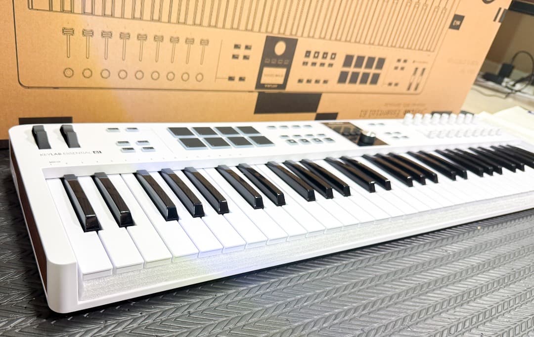 [ほぼ未使用] ARTURIA KeyLab Essential MK3 61鍵