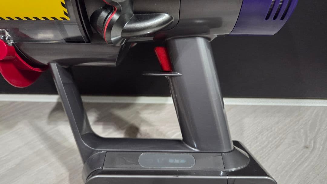 ②ダイソン dyson V10 SV12 本体のみ エコモード54分