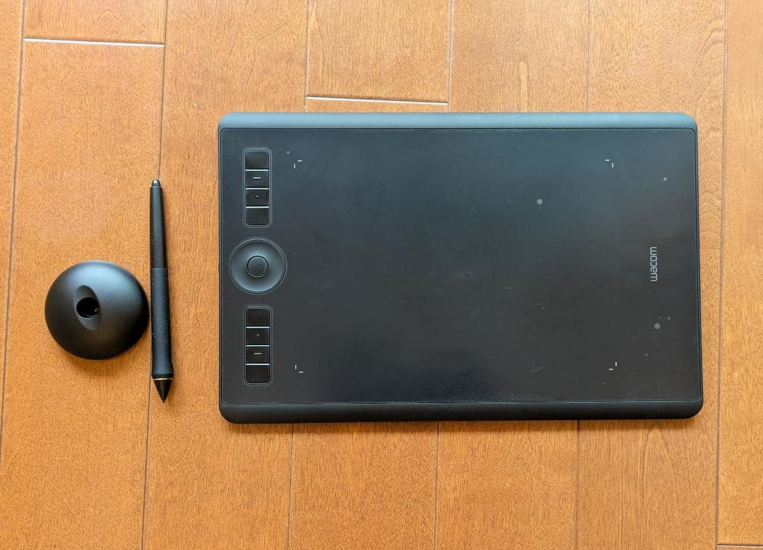 液タブ・ペンタブ Wacom Intuos Pro Medium PTH-660