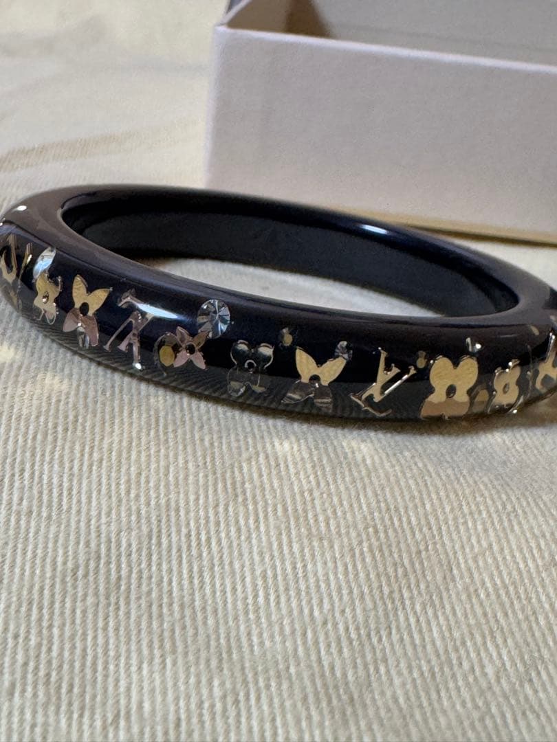 明日美　Louis Vuitton アンクルージョン バングル ブラック