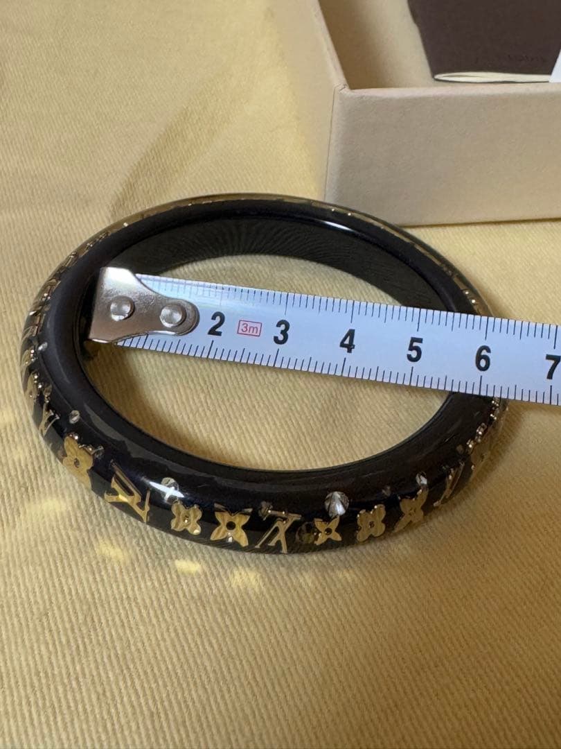 明日美　Louis Vuitton アンクルージョン バングル ブラック