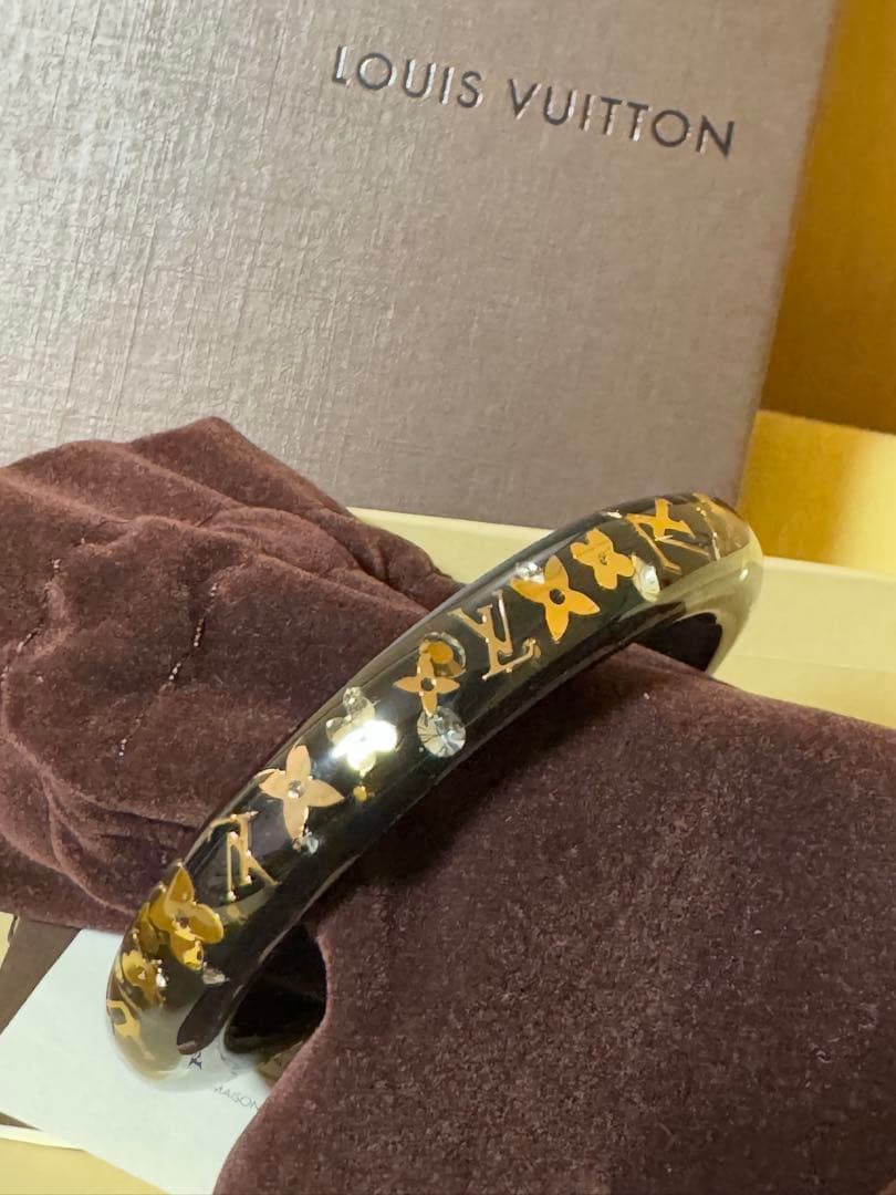 明日美　Louis Vuitton アンクルージョン バングル ブラック