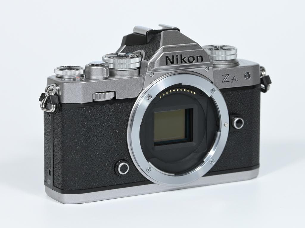 【ほぼ新品】 ニコン　Nikon Z fc レンズキット 《ショット数412》