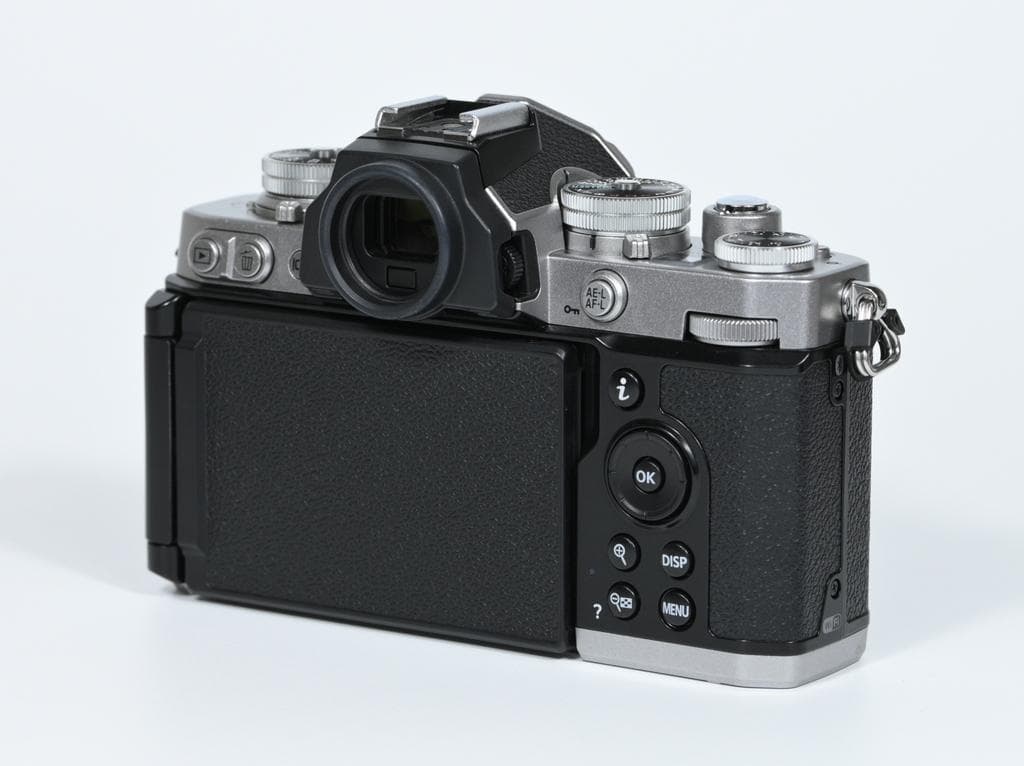 【ほぼ新品】 ニコン　Nikon Z fc レンズキット 《ショット数412》