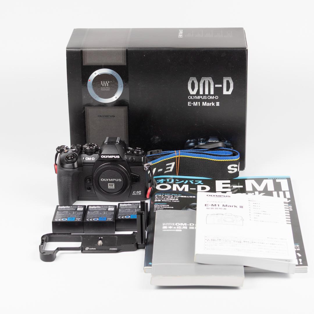 OLYMPUS OM-D E-M1 MarkIII 本体と付属品