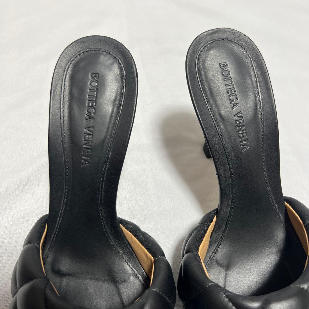 BOTTEGA VENETA ボッテガヴェネタ ブラックパデッド ミュール