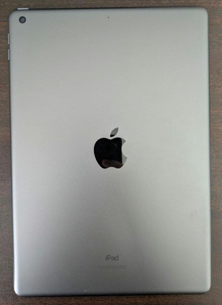 iPad (第9世代) 10.2インチ　64GB　Wi-Fi スペースグレー