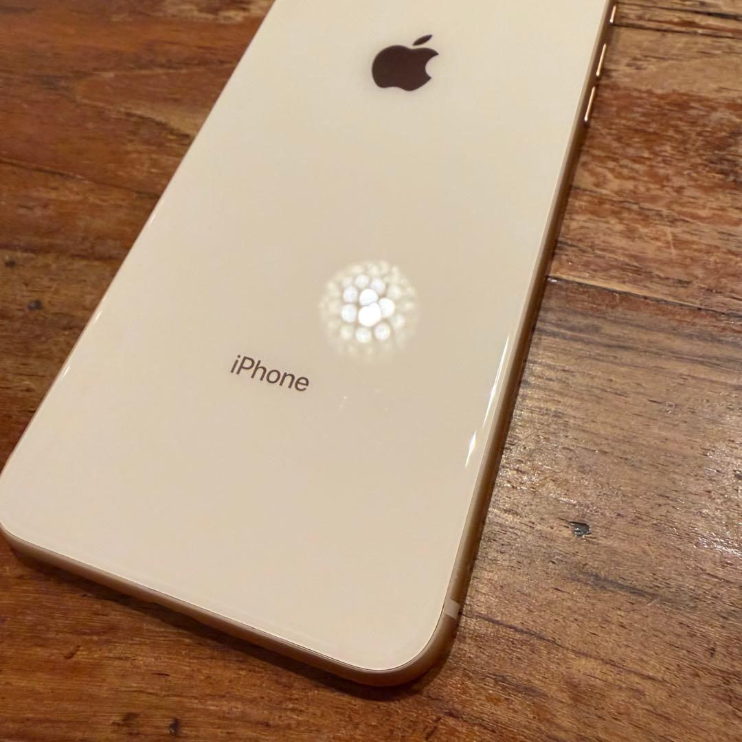Apple iPhone 8 Plus ゴールド