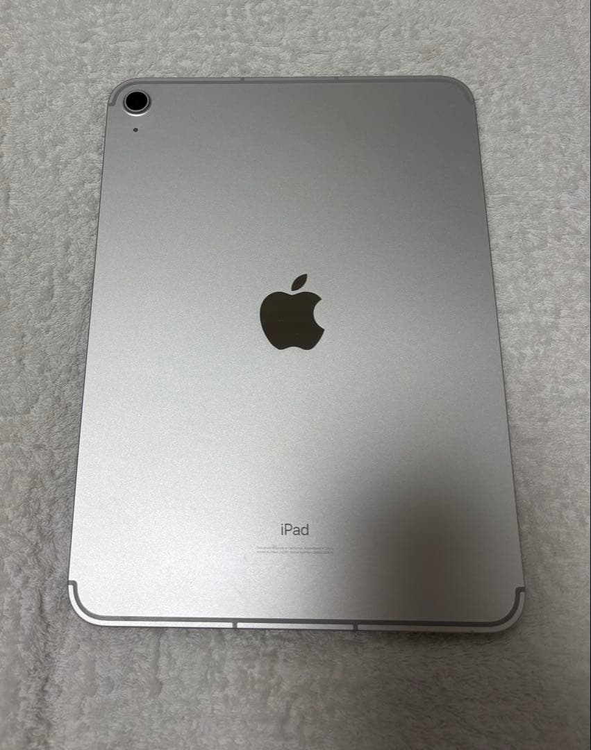 iPad 第10世代 64GB セルラー シルバー＋ケース＆キーボード＆ペン