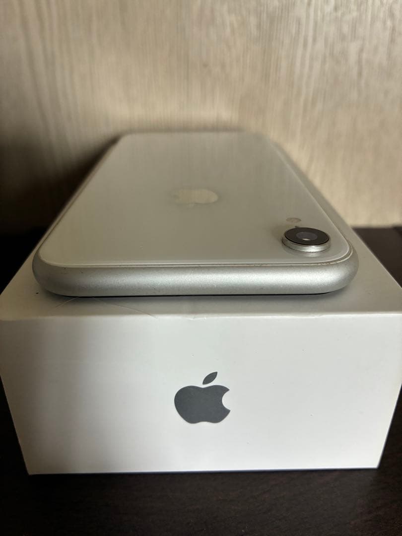 【美品】Apple iPhoneXR ホワイト 128GB simフリー