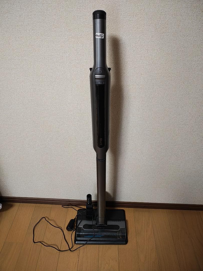シャーク★コードレスクリーナー★CS401JGR★バッテリーの状態良好★2