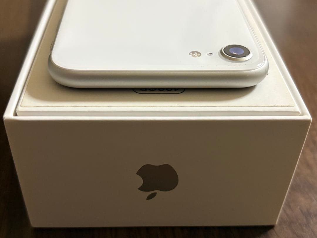【美品です】iPhoneSE第2世代 128GB ホワイト バッテリー残量88%