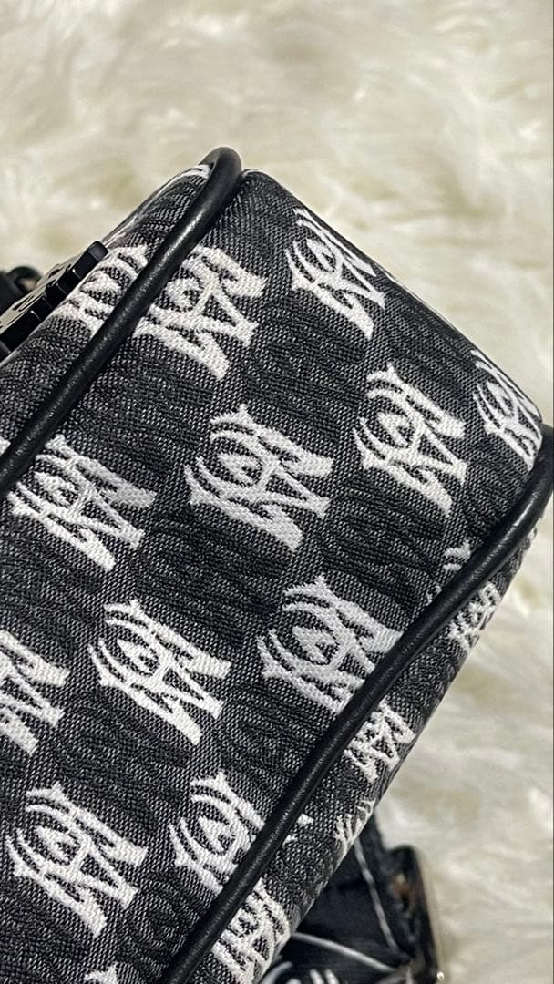 AMIRI ワープ モノグラム キャンバス カメラ クロスボディバッグ