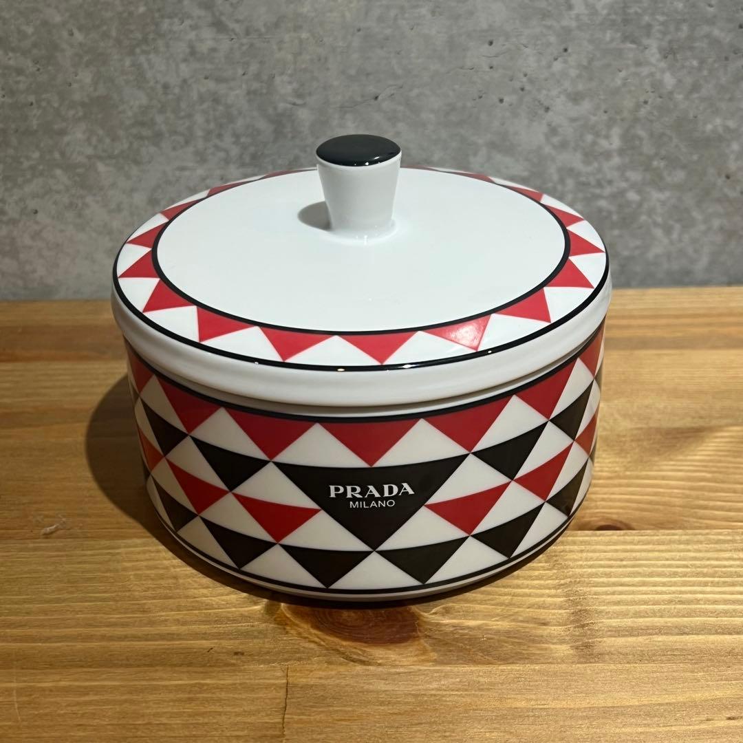 シ*ア様 未使用 PRADA ポーセリン アクセサリー ジュエリー ケース 陶器