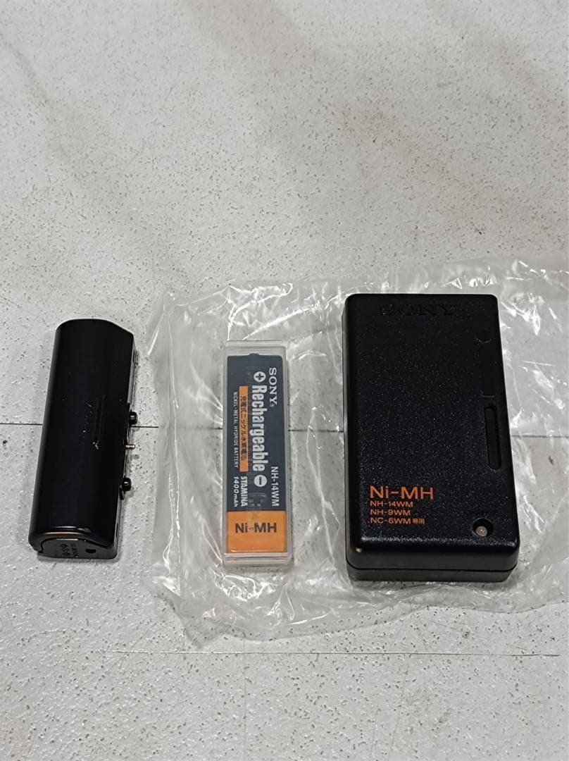 八6735【美品】SONY MDウォークマン MZ-E900